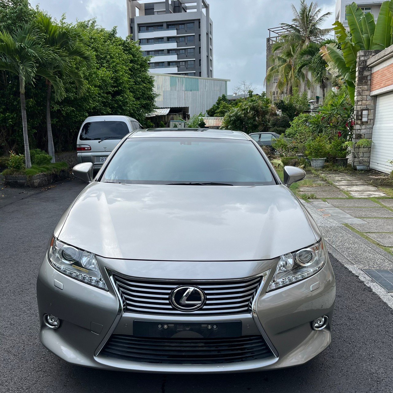 2015年LEXUS ES250可車換車〃零元購車〃免頭期款〃可全額貸款〃超貸拿現金  第2張相片