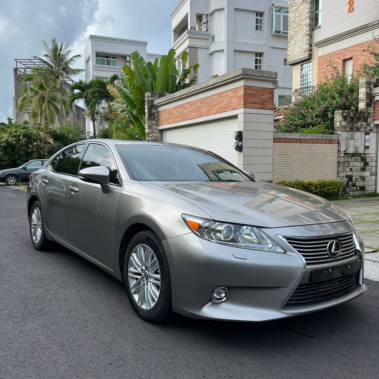 2015年LEXUS ES250可車換車〃零元購車〃免頭期款〃可全額貸款〃超貸拿現金  第3張相片