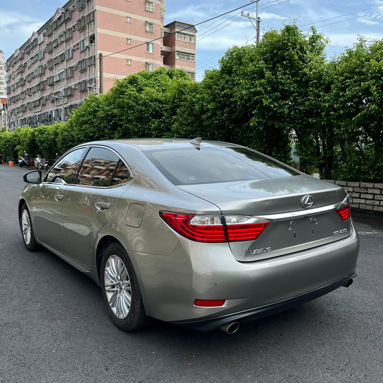 2015年LEXUS ES250可車換車〃零元購車〃免頭期款〃可全額貸款〃超貸拿現金  第4張相片