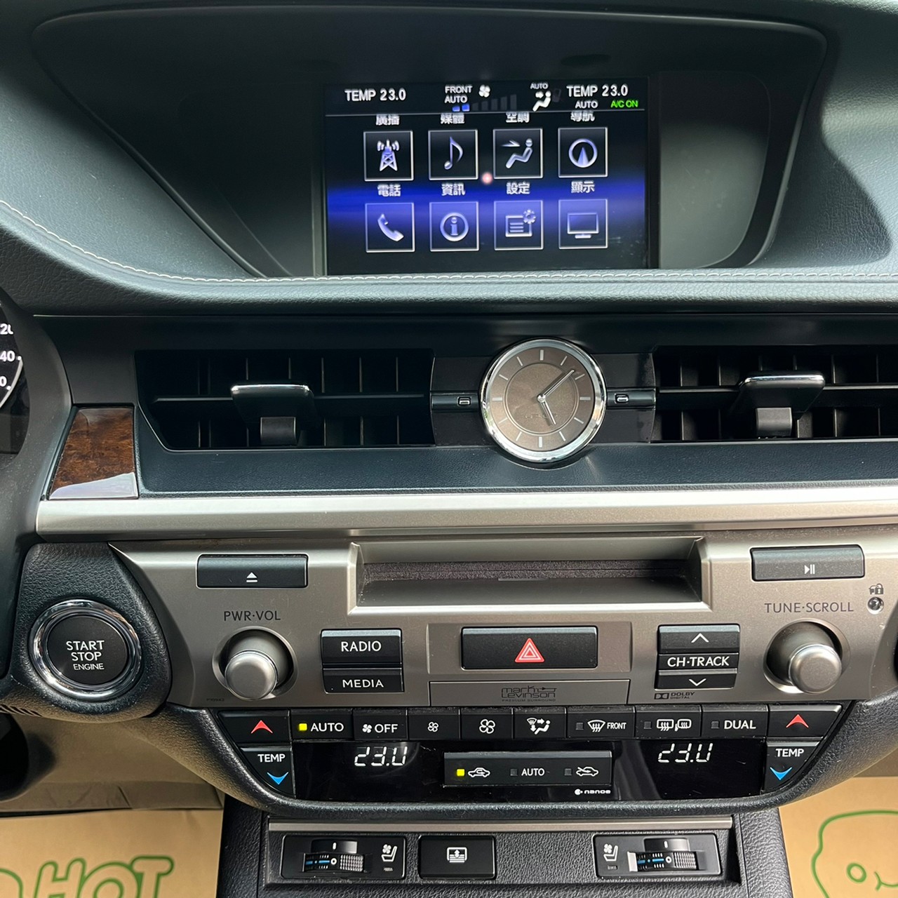 2015年LEXUS ES250可車換車〃零元購車〃免頭期款〃可全額貸款〃超貸拿現金  第15張相片