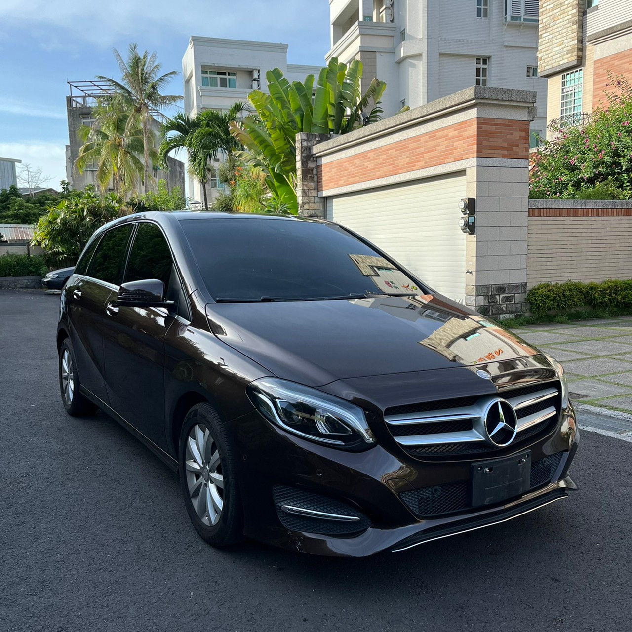 2015年MERCEDES BENZ B180可車換車〃零元購車〃免頭期款〃可全額貸款〃超貸拿現金〃車險辦理  第1張相片