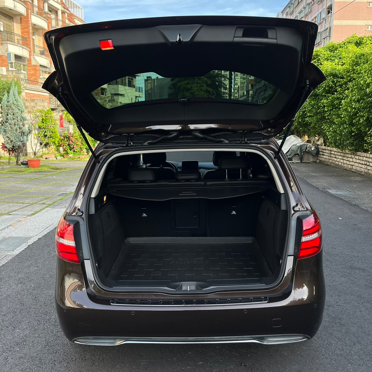 2015年MERCEDES BENZ B180可車換車〃零元購車〃免頭期款〃可全額貸款〃超貸拿現金〃車險辦理  第7張相片