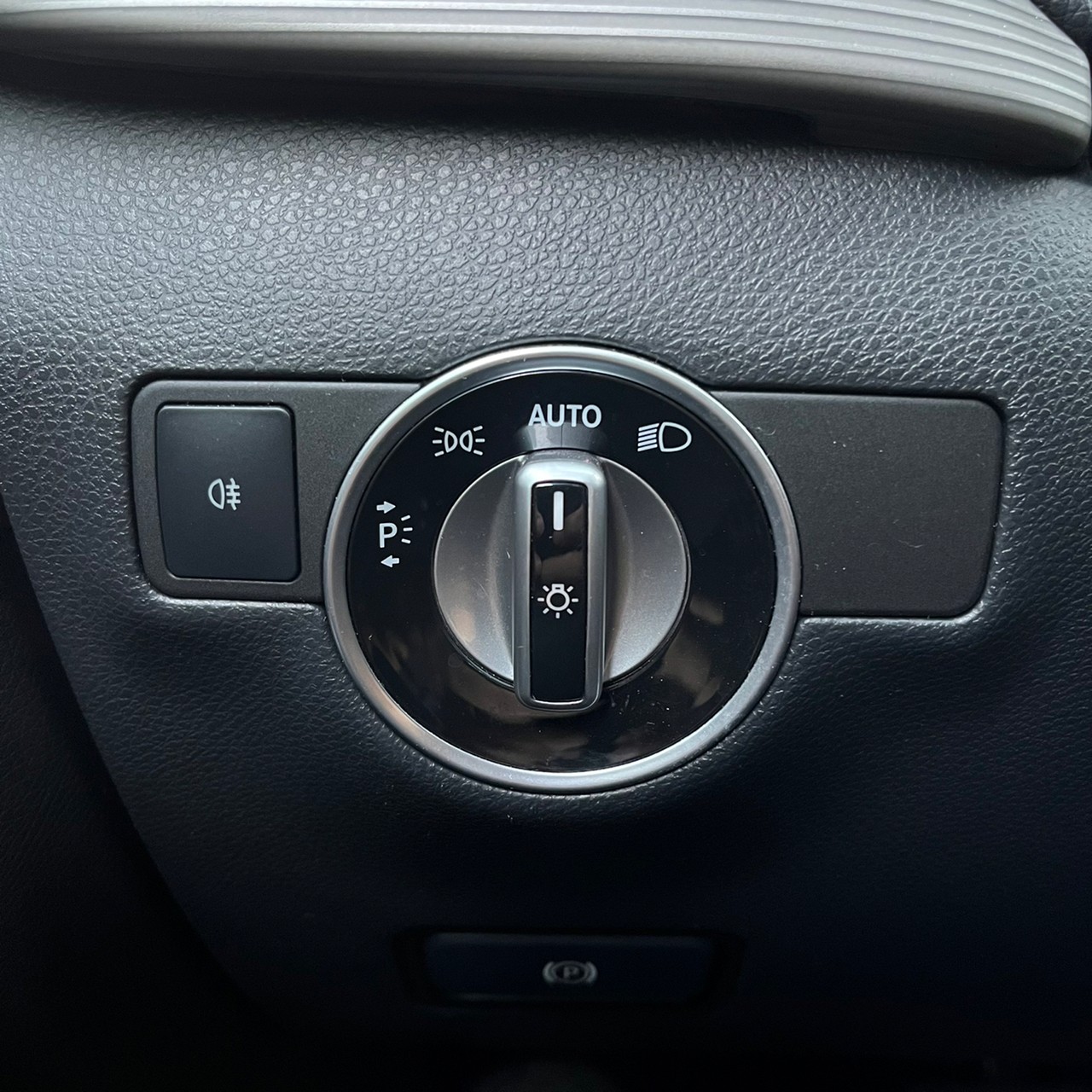 2015年MERCEDES BENZ B180可車換車〃零元購車〃免頭期款〃可全額貸款〃超貸拿現金〃車險辦理  第11張相片