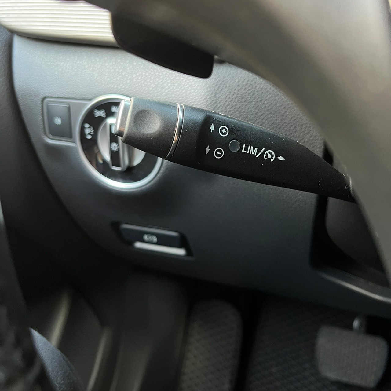 2015年MERCEDES BENZ B180可車換車〃零元購車〃免頭期款〃可全額貸款〃超貸拿現金〃車險辦理  第13張相片