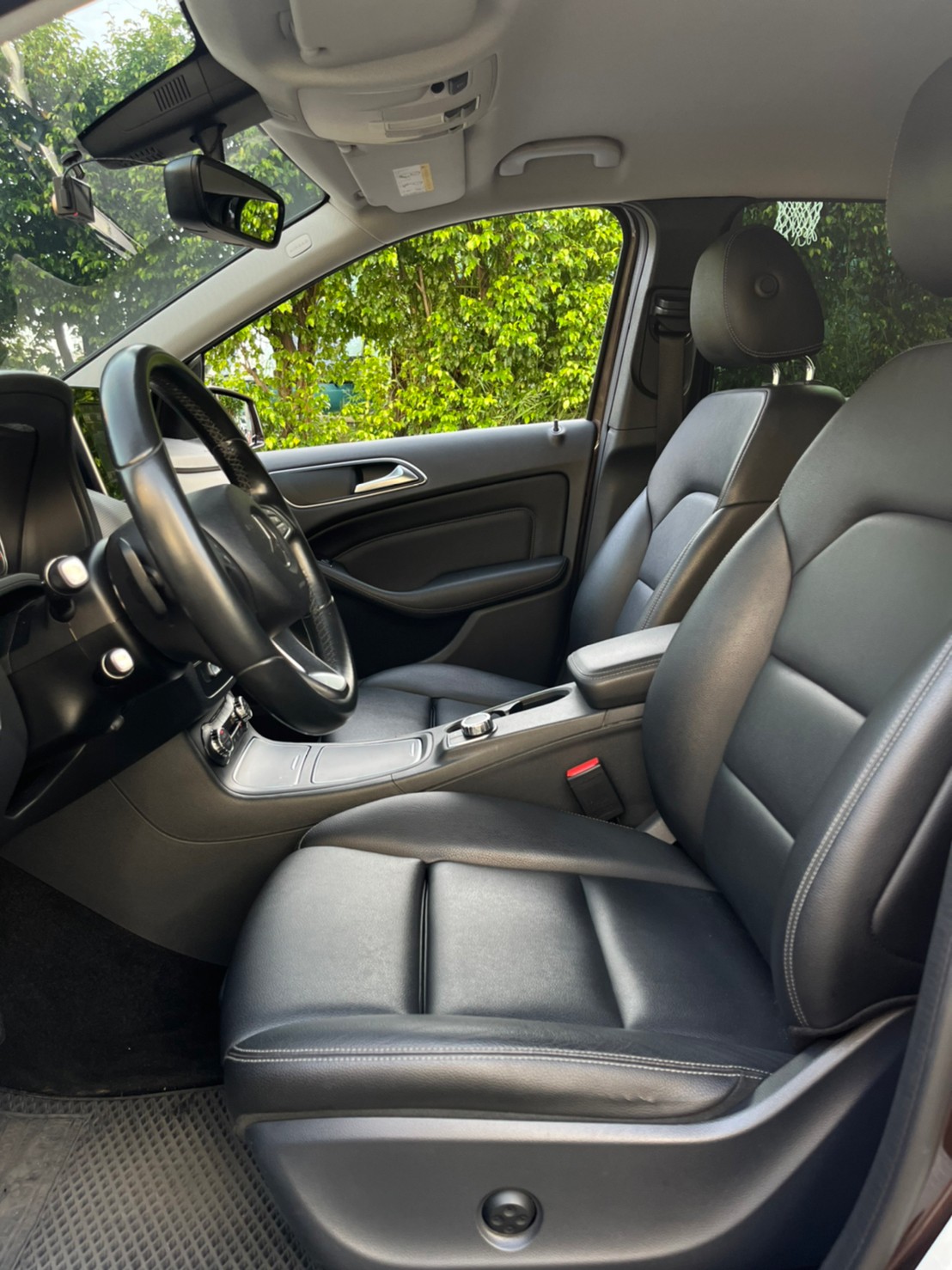 2015年MERCEDES BENZ B180可車換車〃零元購車〃免頭期款〃可全額貸款〃超貸拿現金〃車險辦理  第15張相片