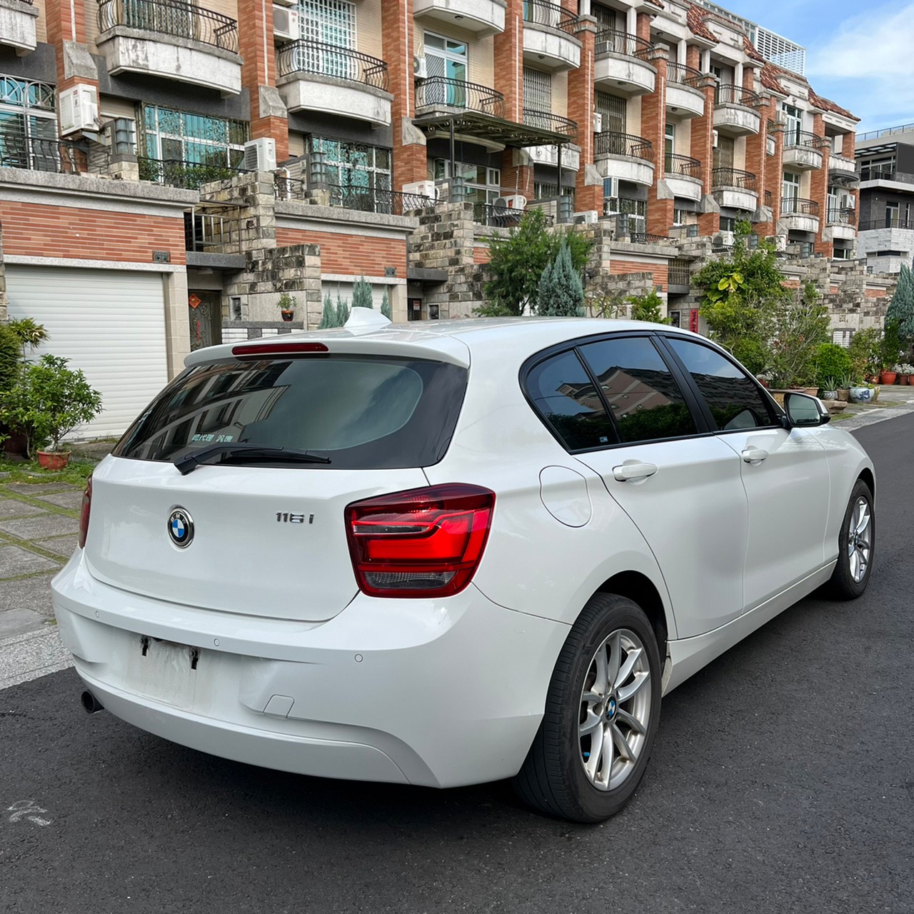 2015年BMW 116I可車換車〃零元購車〃免頭期款〃可全額貸款〃超貸拿現金〃車險代辦  第4張相片