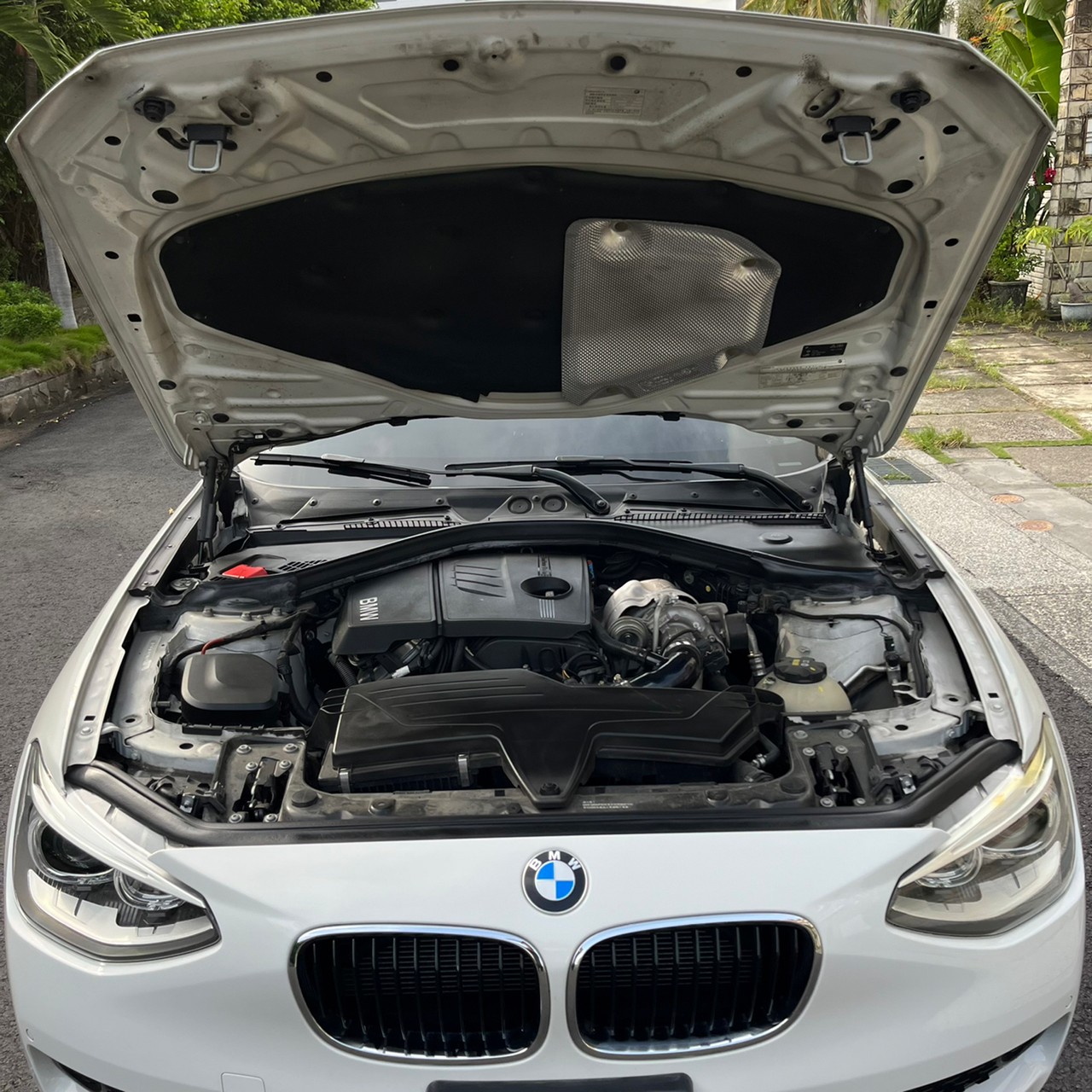 2015年BMW 116I可車換車〃零元購車〃免頭期款〃可全額貸款〃超貸拿現金〃車險代辦  第17張相片