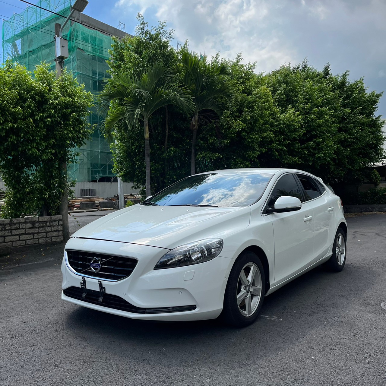 2013年VOLVO V40可車換車〃零元購車〃免頭期款〃可全額貸款〃超貸拿現金〃車險辦理  第1張相片