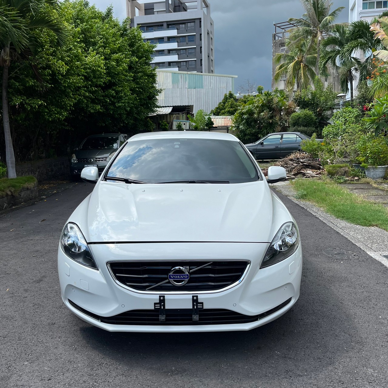 2013年VOLVO V40可車換車〃零元購車〃免頭期款〃可全額貸款〃超貸拿現金〃車險辦理  第2張相片