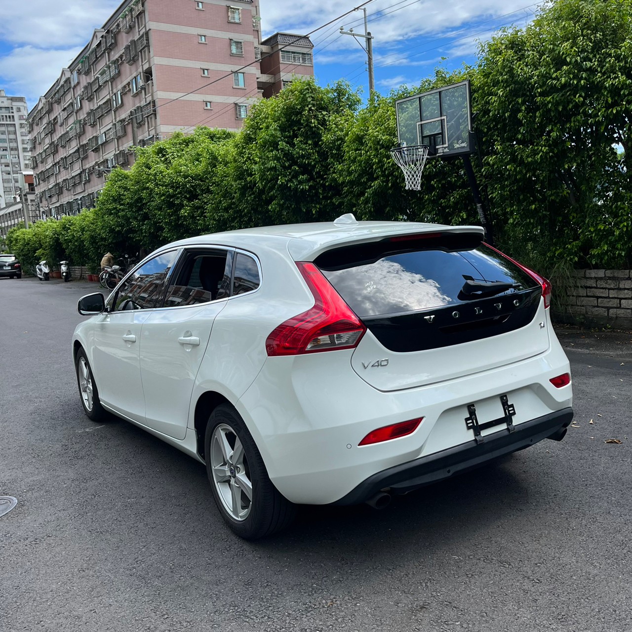 2013年VOLVO V40可車換車〃零元購車〃免頭期款〃可全額貸款〃超貸拿現金〃車險辦理  第5張相片