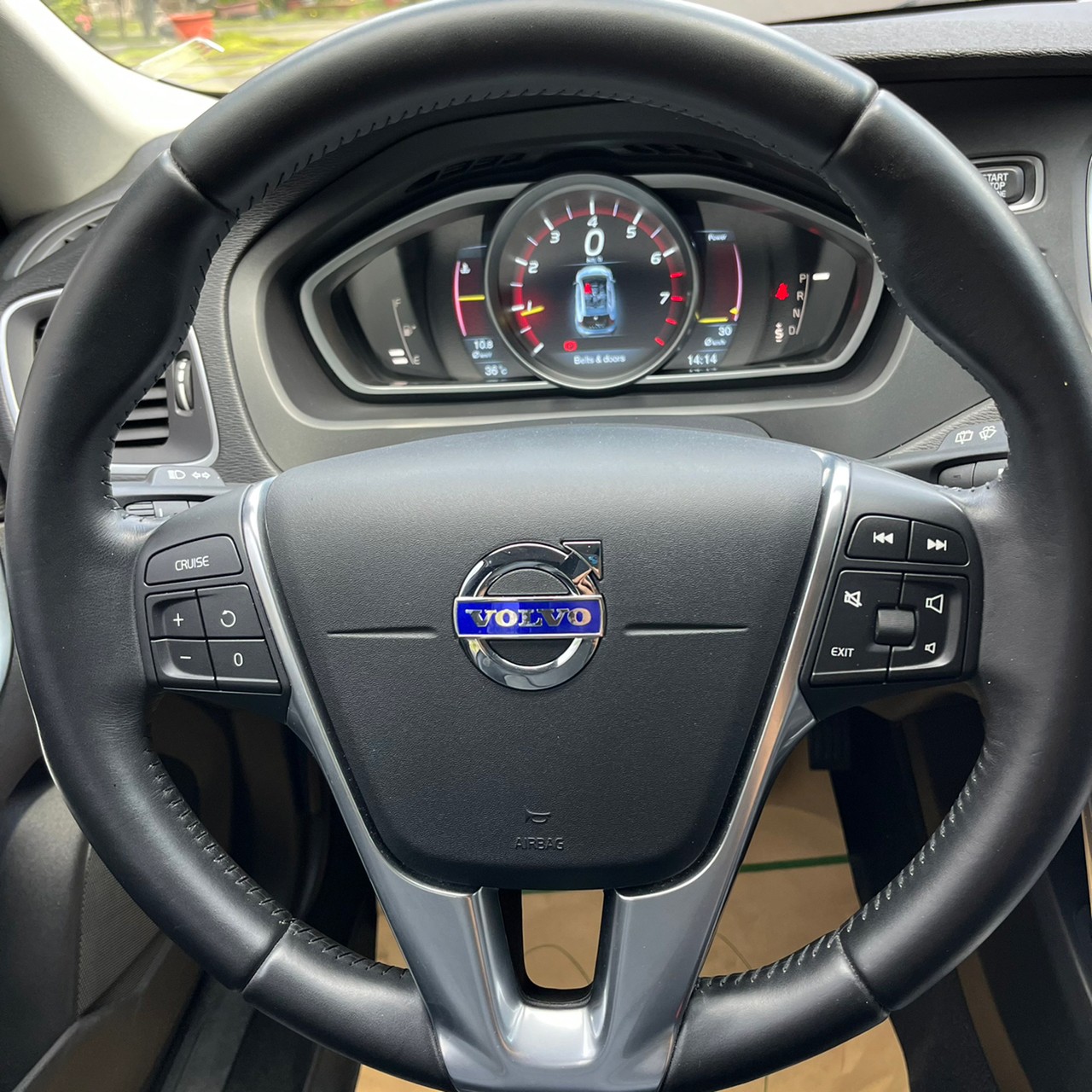 2013年VOLVO V40可車換車〃零元購車〃免頭期款〃可全額貸款〃超貸拿現金〃車險辦理  第15張相片