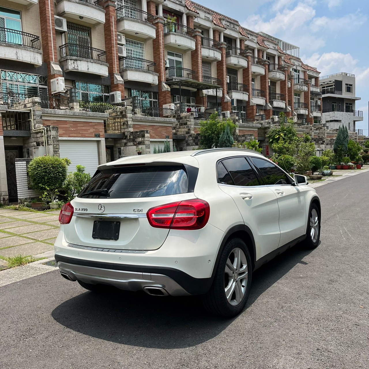 2015年MERCEDES BENZ GLA200 CDI可車換車〃零元購車〃免頭期款〃可全額貸款〃超貸拿現金〃車險代辦  第6張相片