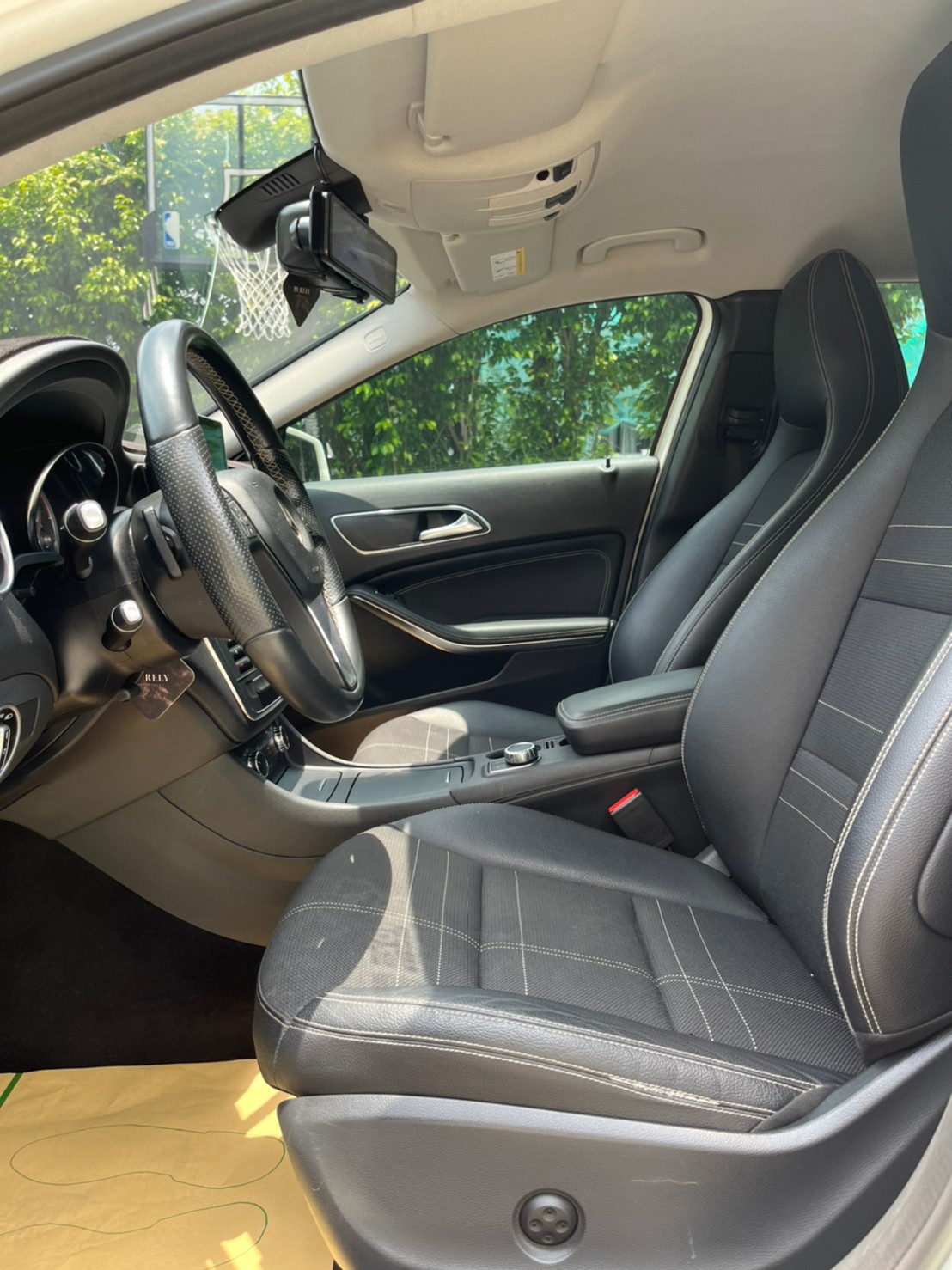 2015年MERCEDES BENZ GLA200 CDI可車換車〃零元購車〃免頭期款〃可全額貸款〃超貸拿現金〃車險代辦  第13張相片