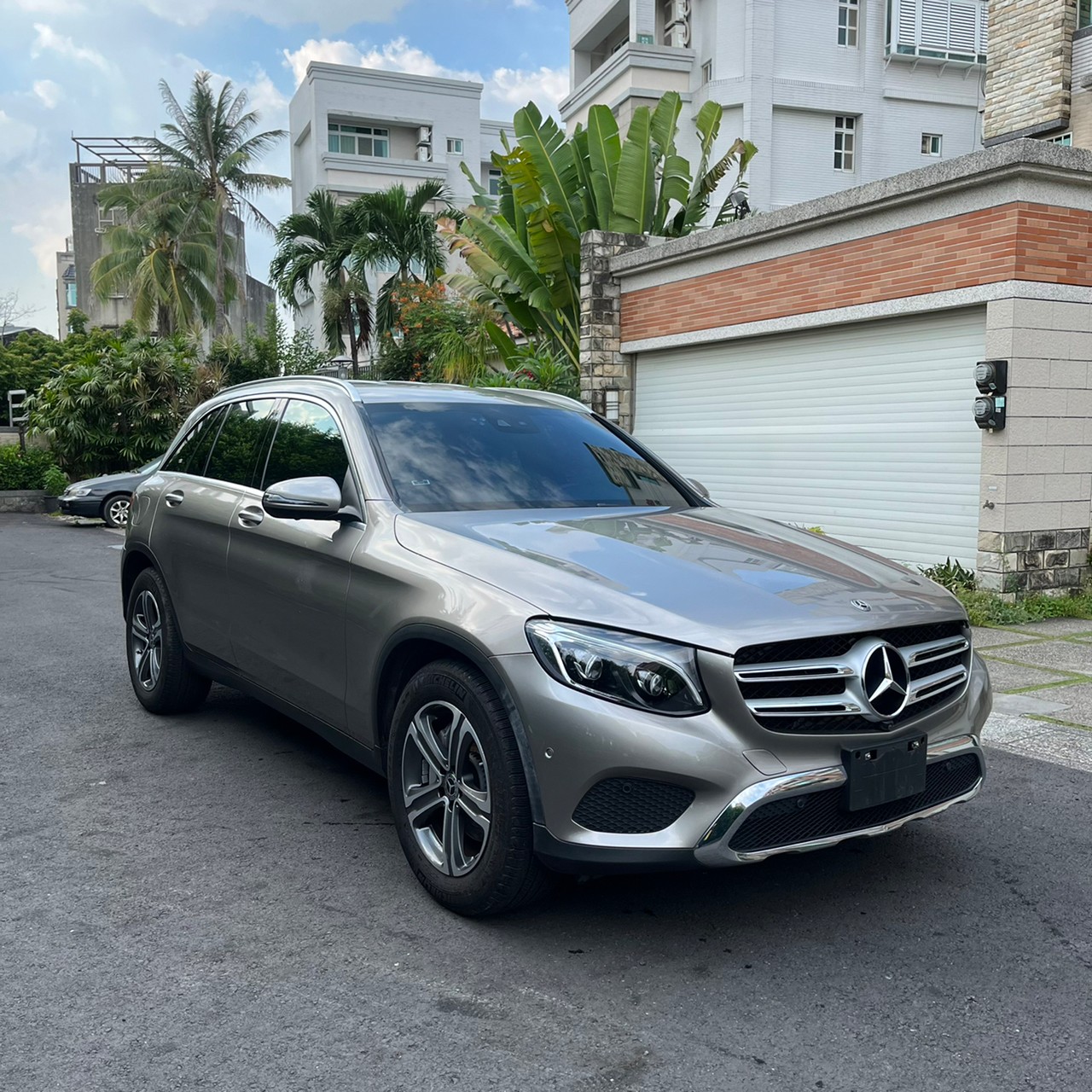 2019年MERCEDES BENZ GLC250 4MATIC可車換車〃零元購車〃免頭期款〃可全額貸款〃超貸拿現金〃車險辦理  第3張相片