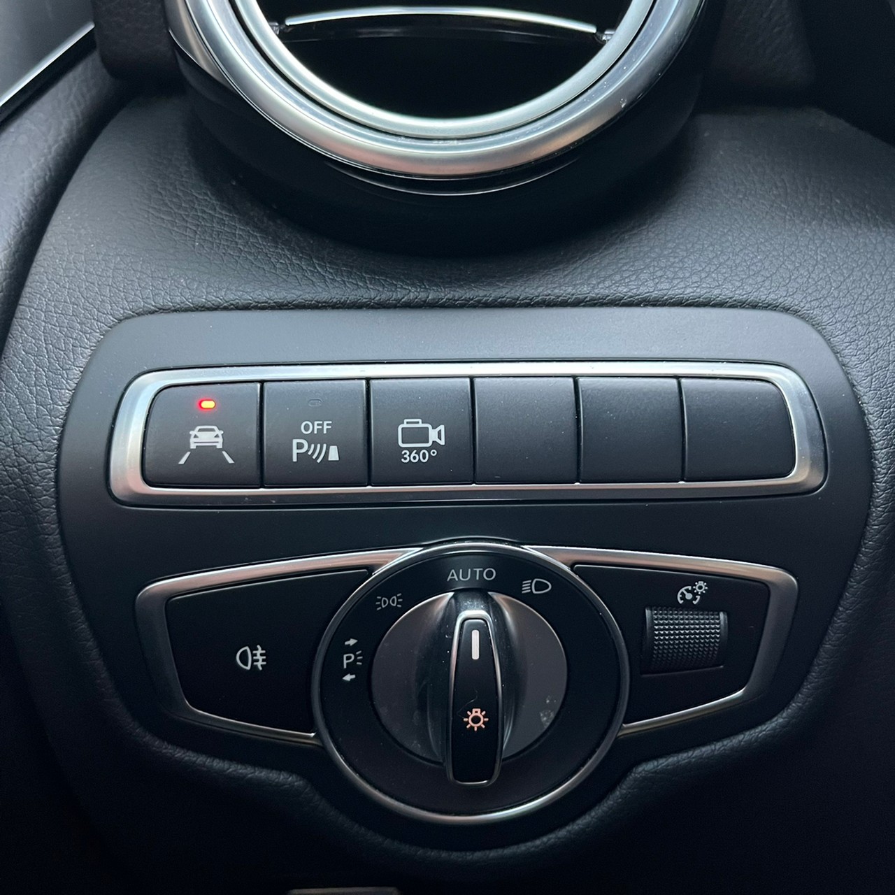2019年MERCEDES BENZ GLC250 4MATIC可車換車〃零元購車〃免頭期款〃可全額貸款〃超貸拿現金〃車險辦理  第10張相片