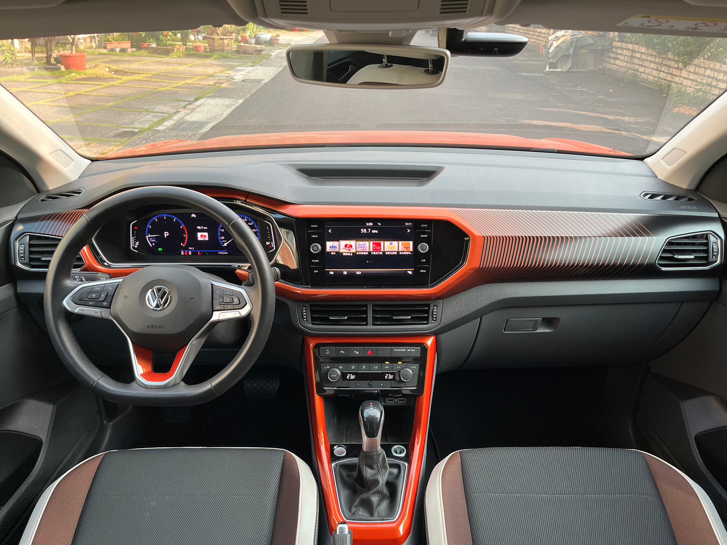 2020年VOLKSWAGEN T-CROSS 可車換車〃零元購車〃免頭期款〃可全額貸款〃超貸拿現金〃車險辦理  第18張相片
