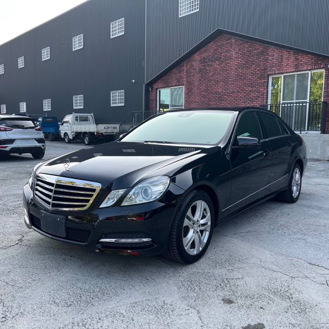 M-BENZ賓士 E300  第1張相片