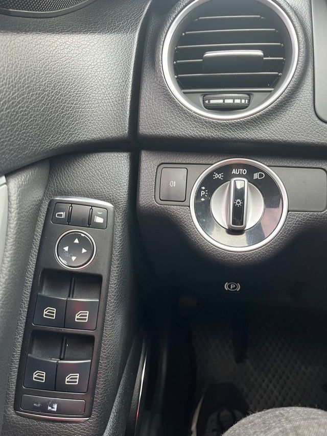 M-BENZ賓士 C250  第14張相片