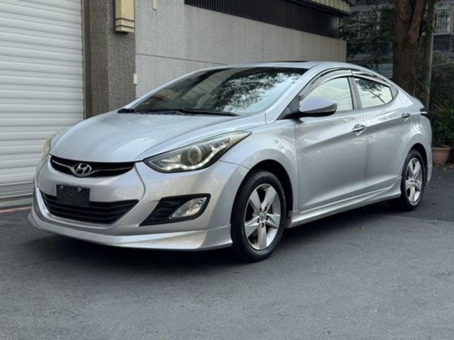 HYUNDAI現代 ELANTRA  第2張相片