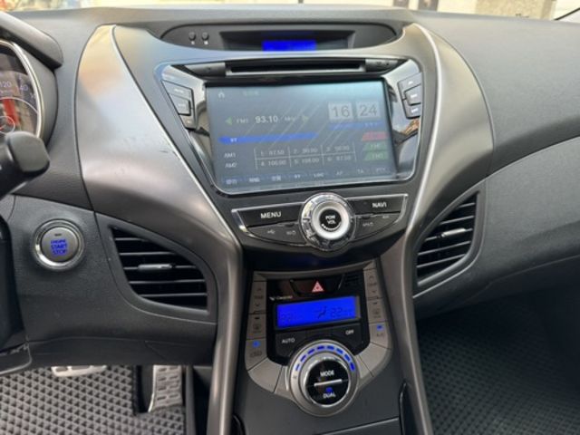 HYUNDAI現代 ELANTRA  第10張相片