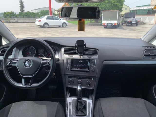 VOLKSWAGEN福斯 GOLF  第10張相片