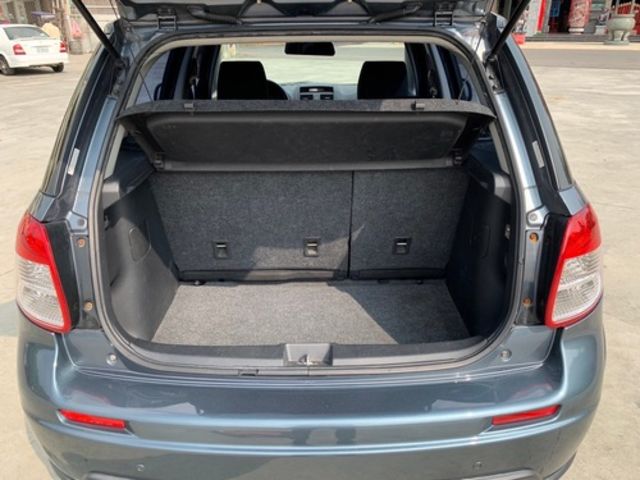 SUZUKI鈴木 SX4  第7張相片