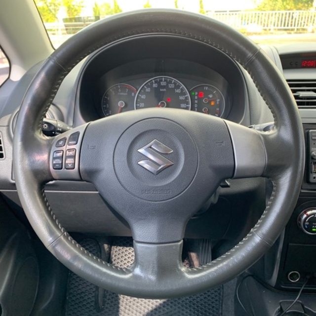 SUZUKI鈴木 SX4  第9張相片