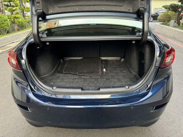 MAZDA馬自達 MAZDA 3  第7張相片