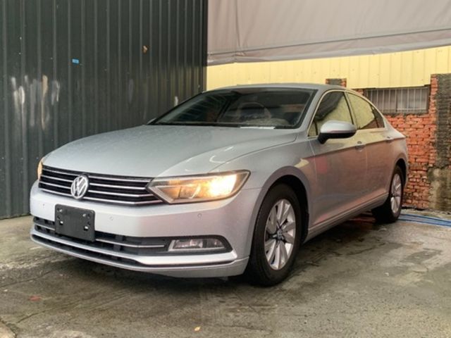 VOLKSWAGEN福斯 PASSAT  第2張相片