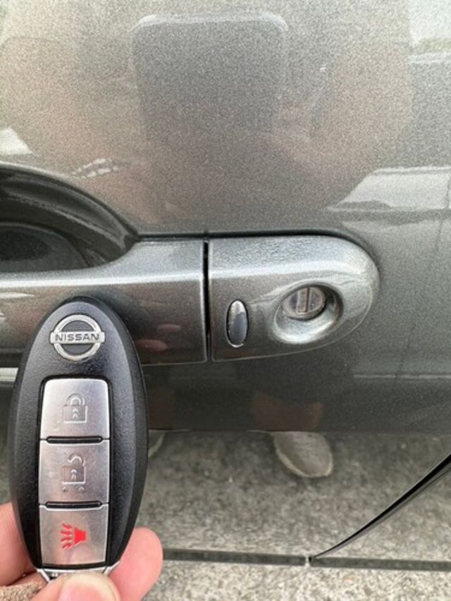 NISSAN日產 TIIDA  第7張相片
