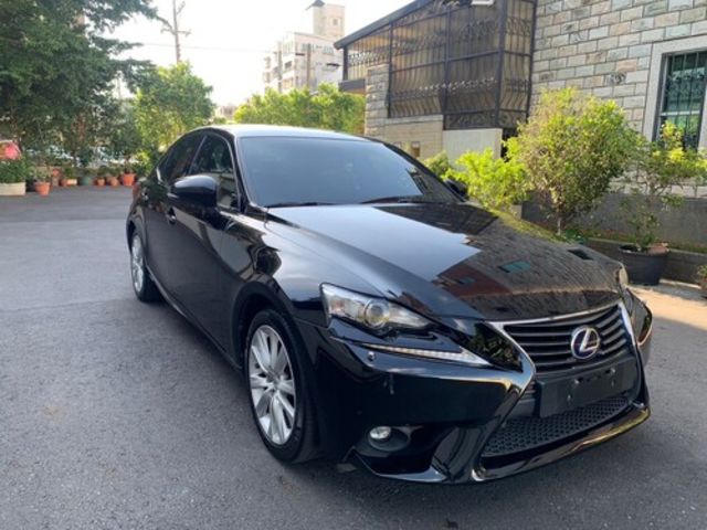 LEXUS凌志 IS 300H  第1張相片