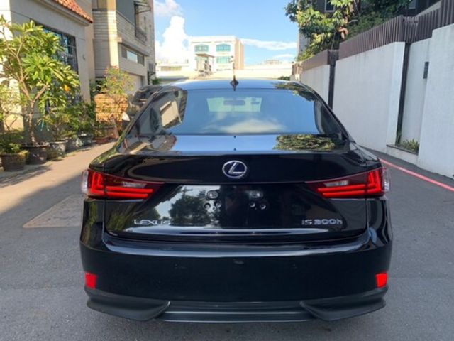 LEXUS凌志 IS 300H  第4張相片