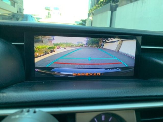 LEXUS凌志 IS 300H  第15張相片