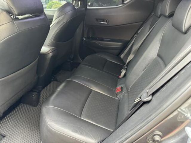 TOYOTA豐田 C-HR  第8張相片