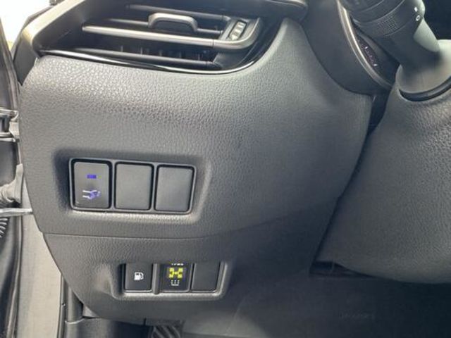 TOYOTA豐田 C-HR  第14張相片