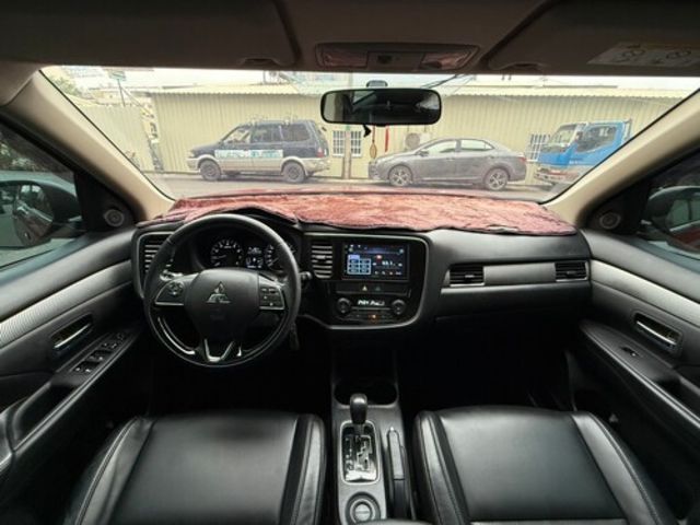 MITSUBISHI三菱 OUTLANDER  第5張相片