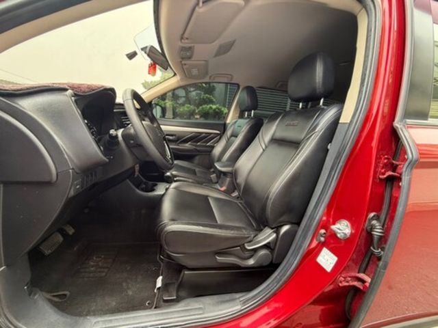 MITSUBISHI三菱 OUTLANDER  第8張相片