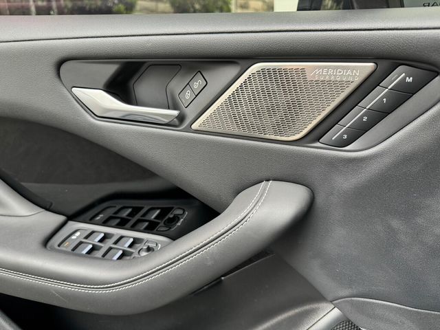 JAGUAR捷豹 I-PACE  第14張相片