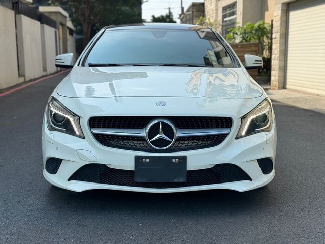 M-BENZ賓士 CLA220 CDI  第3張相片