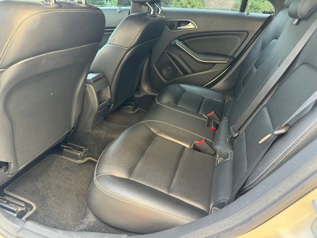 M-BENZ賓士 CLA220 CDI  第14張相片