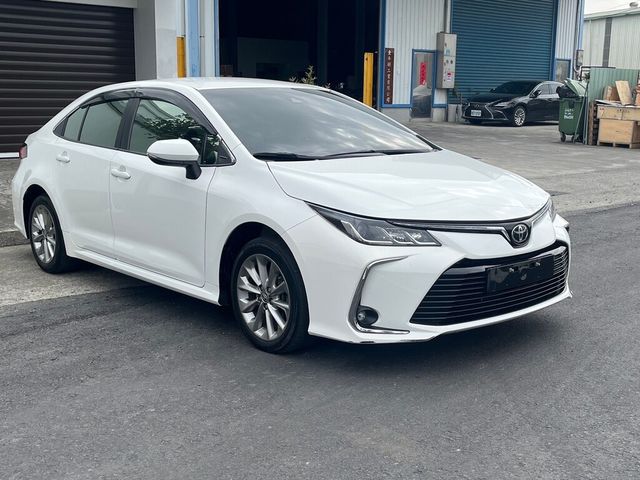 TOYOTA豐田 ALTIS  第1張相片