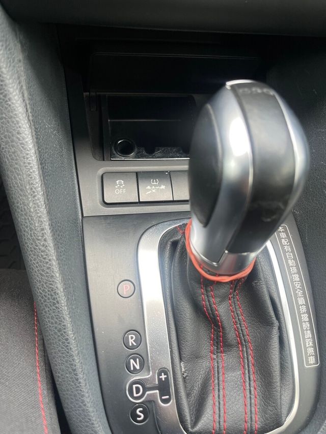 VOLKSWAGEN福斯 GOLF GTI  第14張相片