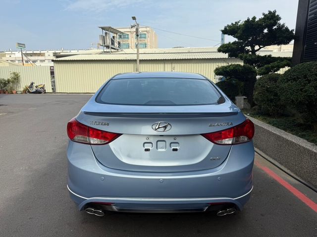 HYUNDAI現代 ELANTRA  第7張相片