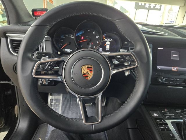 PORSCHE保時捷 MACAN  第8張相片