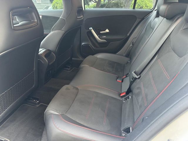 M-BENZ賓士 A180  第9張相片