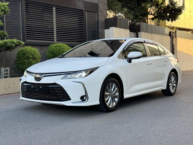 TOYOTA豐田 ALTIS  第3張相片
