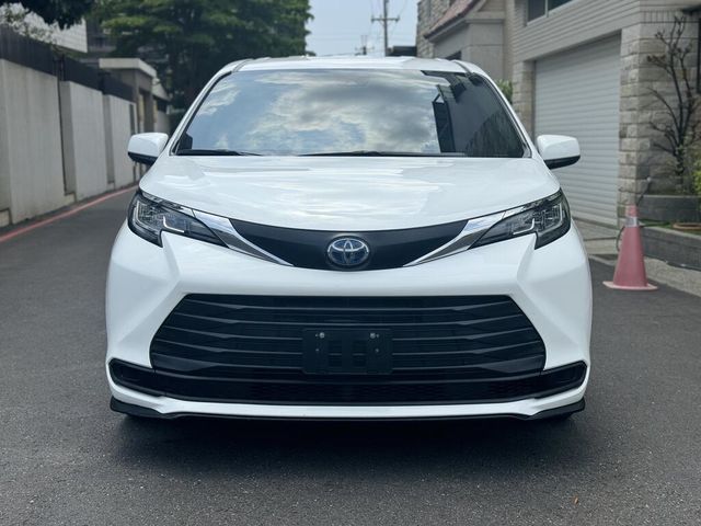 TOYOTA豐田 SIENNA  第2張相片