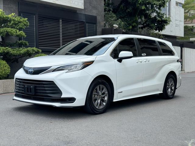 TOYOTA豐田 SIENNA  第3張相片