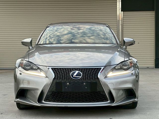 LEXUS凌志 IS 300H  第2張相片