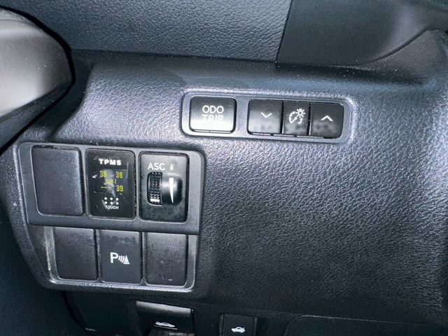LEXUS凌志 IS 300H  第12張相片